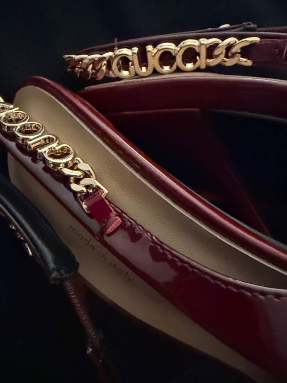 Gucci Patent Burgundy Pointed Slingback Pumps with Gold Chain - Picture 7 of 8